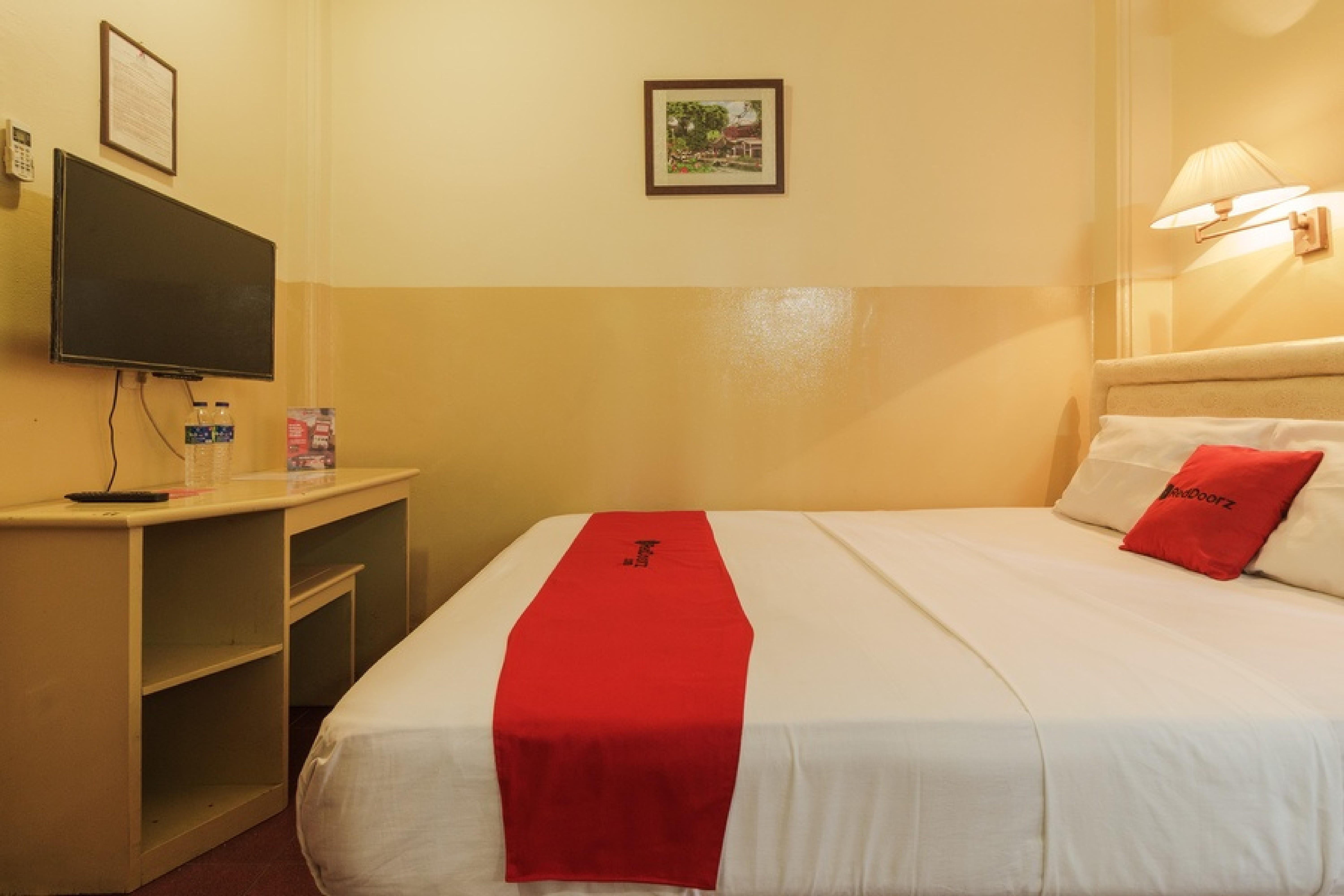 เรดดอร์ซ แอท จาลัน จักซา Hotel จาการ์ตา ภายนอก รูปภาพ